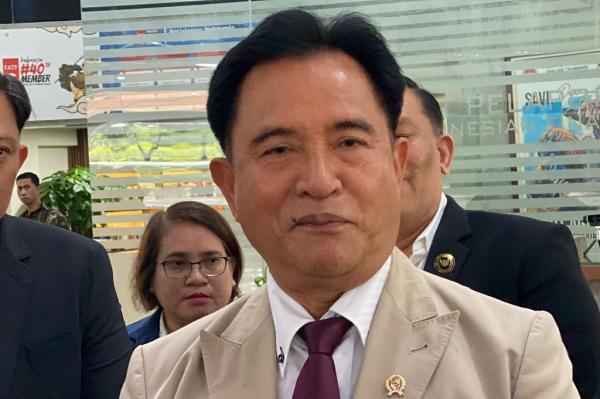 Menko Yusril Buka Suara soal Penjual Es Kue Jadul yang Dituding Aparat Pakai Spons 