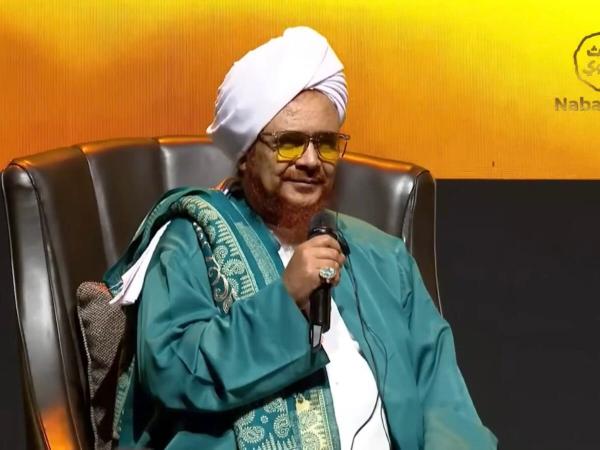 Habib Umar bin Hafidz Habib Umar bin Hafidz. (Foto: Youtube)