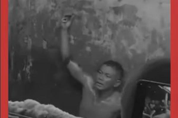 Viral! Aksi Brutal Pria di Muba Bacok Warga hingga Tewas, Gigit Kapolsek Saat Ditangkap