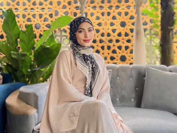 Fadlun Faisal Balghoits Fadlun Faisal Balghoits, istri sah Habib Bahar bin Smith. (Foto: Instagram)