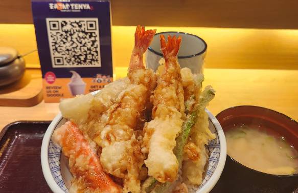 Tendon khas Jepang yang otentik. (Foto: Mei Sada Sirait)
