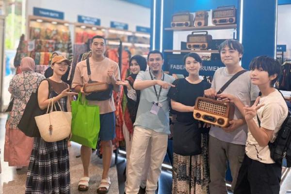 Olah Limbah Kayu Jadi Produk Bernilai Tinggi, UMKM Cianjur Ini Mendunia Berkat Pemberdayaan BRI