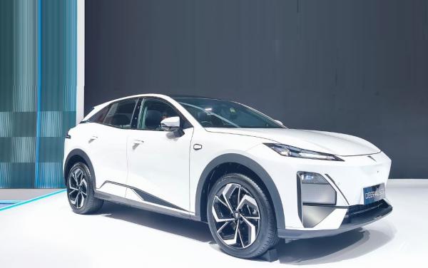 Baterai Didukung 20 Algoritma AI, Mobil Listrik Deepal S07 Punya Jarak Tempuh 560 Km