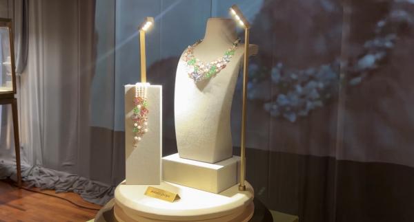 Koleksi terbaru Clemence Ellery berkolaborasi dengan Didiet Maulana. (Foto: Annastasya Rizqa)