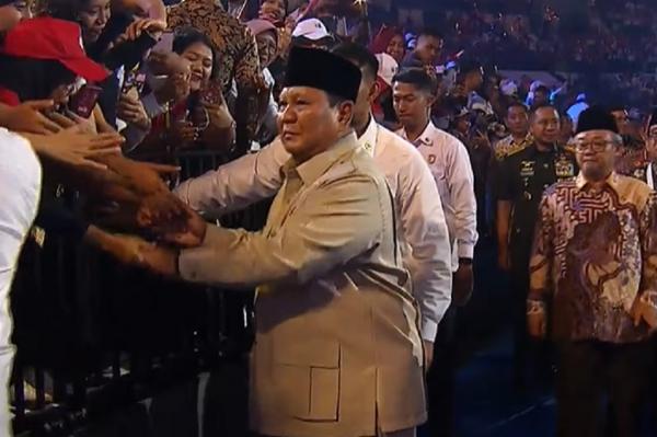 Prabowo Hadiri Puncak Peringatan Hari Guru Nasional di Indonesia Arena