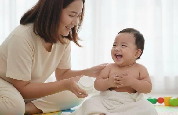 Kulit Bayi Harus Dijaga Kelembapannya, Ini Saran Dokter
