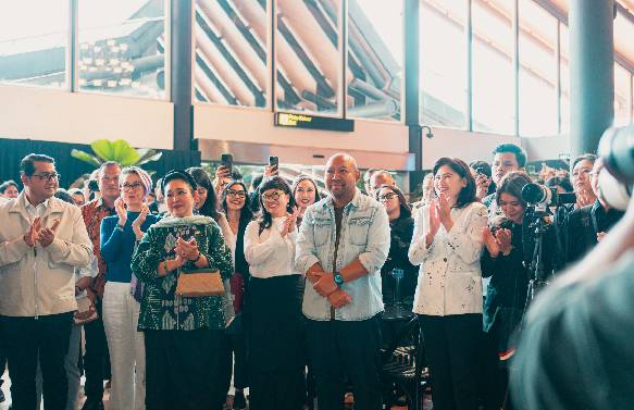 Didit Hediprasetyo menghadirkan koleksi jersey terbaru Tim Indonesia untuk SEA Games 2025 Thailand. (Foto: Istimewa)