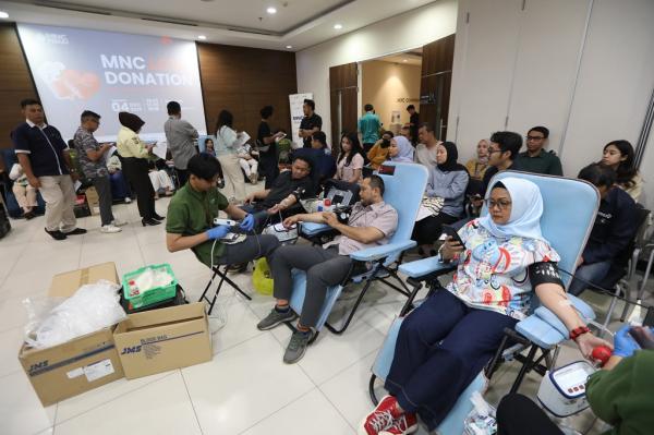 MNC Peduli menggelar kegiatan donor darah yang berlangsung di iNews Tower, Kebon Sirih, Jakarta, Kamis (4/12/2025). (Foto: Aziz Indra)