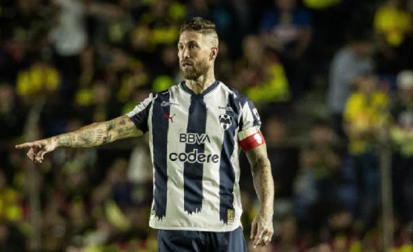 Bek Timnas Indonesia Jay Idzes berpotensi duet dengan Sergio Ramos di AC Milan (Foto: IG/sergioramos)