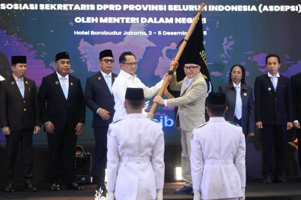 Dikukuhkan Mendagri Tito Karnavian, DPRD Jabar Pimpin ADPSI dan ASDEPSI 2025-2030
