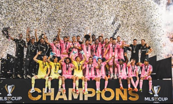Messi Menggila! Inter Miami Angkat Trofi MLS Cup Pertama Sepanjang Sejarah