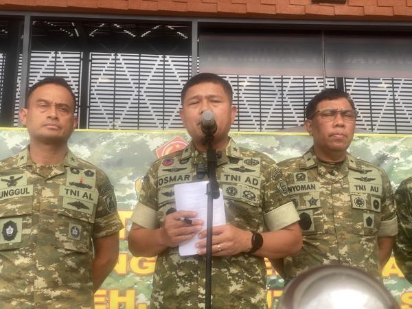 TNI Salurkan 1.559 Ton Bantuan Logistik untuk Korban Bencana Sumatera