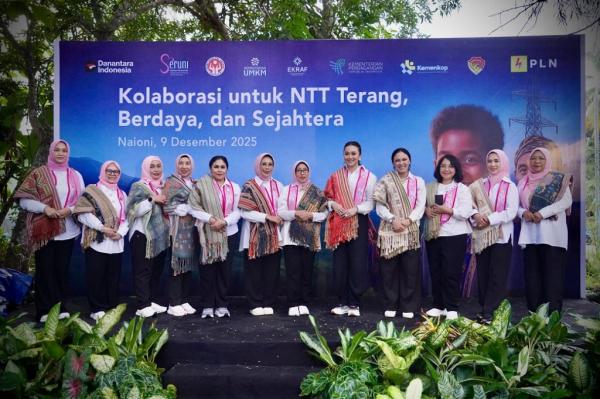 Pelatihan Mamak-Mamak Perajin Tenun di NTT 2 Mamak-Mamak Perajin Tenun di wilayah Kupang, NTT mendapat pelatihan Ayo Berkoperasi. (Foto: Dok. Kemenkop)