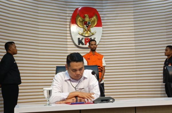 KPK Tahan Tersangka Korupsi Proyek Rel KA Medan, Ini Identitasnya