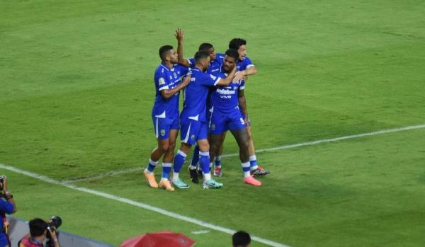 Ramon Tanque Mengamuk di GBLA! Persib Bandung Bungkam Bhayangkara FC 