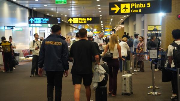 Bintang Film Dewasa Bonnie Blue Dilarang Masuk RI 10 Tahun usai Pelanggaran di Bali