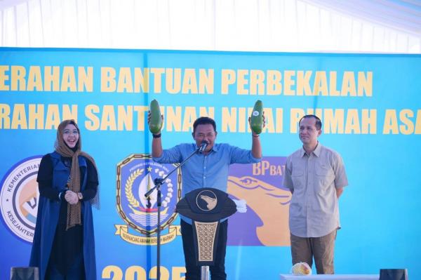 Kepala Desa Wisata Jambu, Agus Joko Susilo dihadirkan sebagai inspirasi pengembangan alpukat di Kawasan Transmigrasi Barelang. (Foto: Dok. Kementrans)
