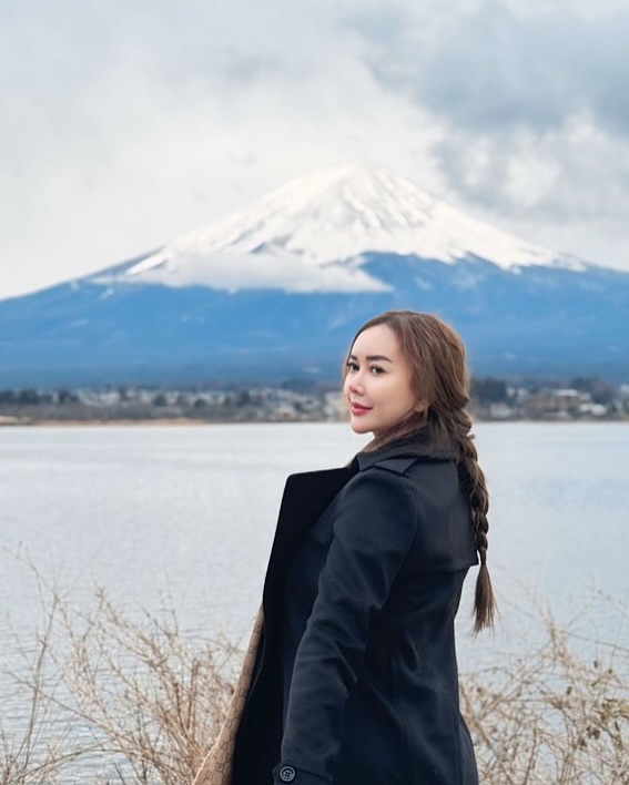 Aura Kasih saat liburan di Jepang. (Foto: Instagram)