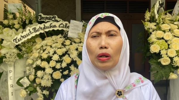 Popi pelayat Muslim Popi, pelayat Muslim yang datang mendoakan mendiang Romo FX Mudji Sutrisno. (Foto: Mei Sada Sirait)