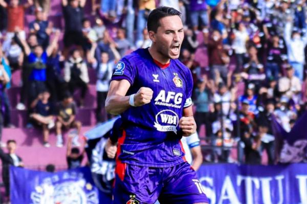 Ezra Walian Tegaskan Misi Konsistensi Usai Antar Persik Kediri Menang atas Persis Solo