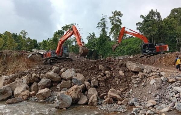 Banjir Bandang Susulan Terjang Agam Sumbar, Kementerian PU Tambah Alat Berat 