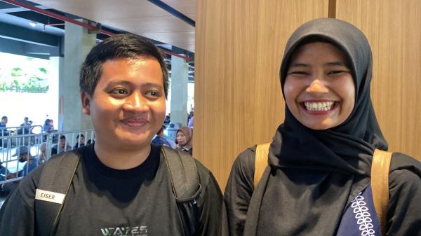 Pengunjung Planetarium Jakarta, Visa dan Fajar. (Foto: Mei Sada Sirait)