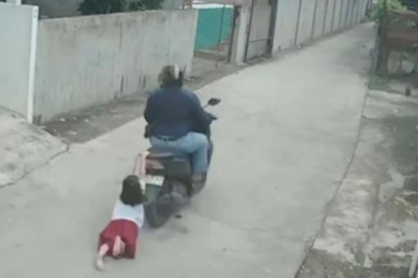 Viral! Bocah Perempuan di Medan Kejar Pencuri hingga Terseret Motor Sejauh 20 Meter