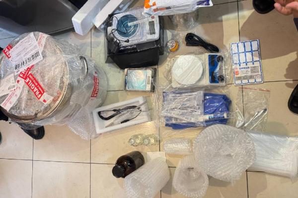 Polda Metro Bongkar Lab Narkoba di Apartemen Pluit Jakut, Tangkap WN China