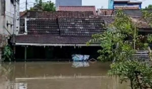 Sungai Cidurian Meluap, Perumahan Taman Cikande Tangerang Masih Terendam Air