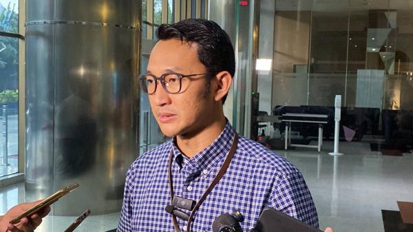 KPK Duga Ketua DPD PDIP Jabar Ono Surono Terima Aliran Uang Suap Bupati Bekasi