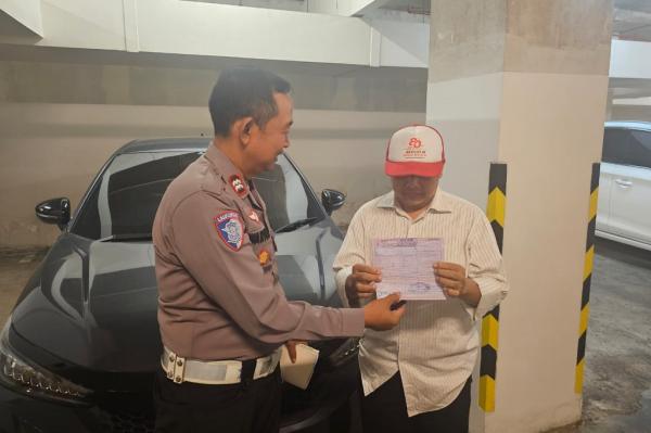 Viral Mobil Lawan Arah Masuk Tol di Jakarta, Langsung Ditindak Polisi!