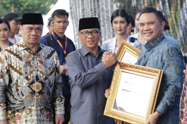 Konsisten Dorong Kemajuan Ekonomi Desa, BRI Raih Penghargaan di Puncak Hari Desa Nasional 2026