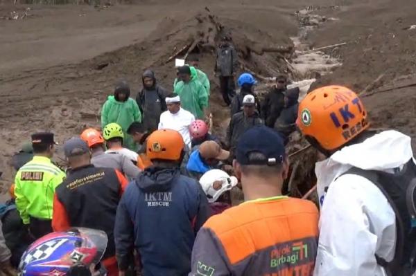 KDM Ungkap Penyebab Longsor Cisarua Bandung Barat di Kaki Gunung Burangrang