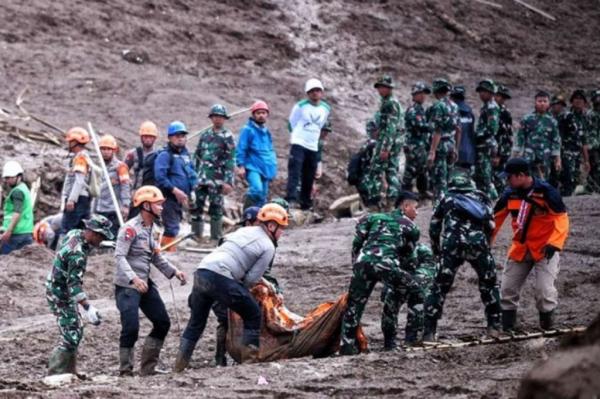 Pilu Prajurit Marinir Gugur Tertimbun Longsor Cisarua Tinggalkan Istri Hamil  Tua - Bagian 1