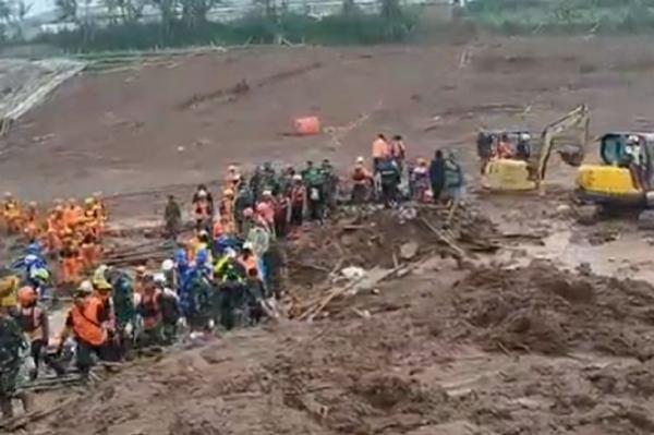 Kementerian PU Kerahkan Alat Berat hingga Pompa untuk Tangani Longsor Cisarua Bandung Barat