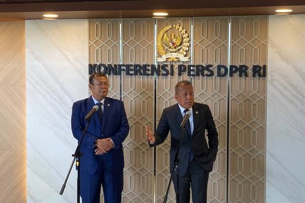 Adies Kadir Jadi Hakim MK, DPR: Inosentius Samsul Dapat Tugas Lain