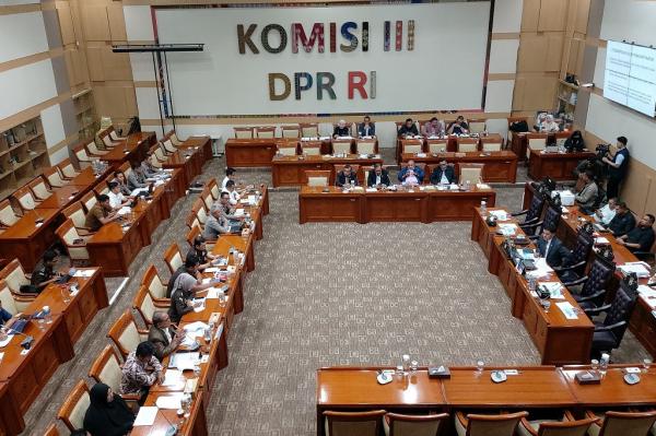 DPR Marahi Kapolres-Kajari Sleman soal Pengejar Jambret Jadi Tersangka: Nggak Usah Ngomong Normatif