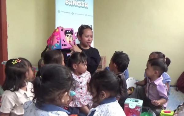 Warga Desa Naggerang Sukabumi Apresiasi Makanan-Mainan Edukatif dari MNC Peduli: Tambah Motivasi Anak