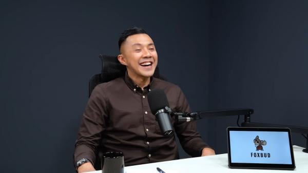 dr Gia Pratama menjelaskan gejala gagal ginjal yang bisa dilihat kasat mata. (Foto: Youtube)
