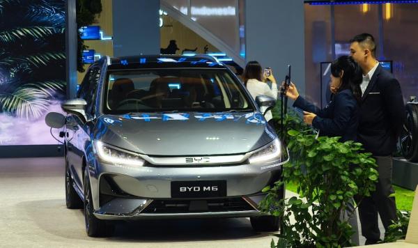 Populasi Kendaraan Listrik di Indonesia Meroket, Mobil Bensin Makin Tergerus