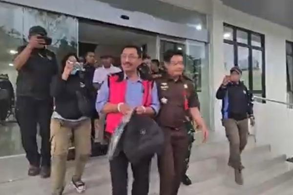 Kejari Salatiga Tahan 4 Tersangka Kasus Korupsi Kredit Fiktif Rp3 Miliar di BPR