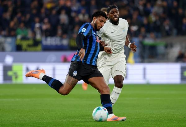 Gelandang bertahan Atalanta, Ederson (kiri), menjadi pemain incaran Juventus. (Foto: Football Italia)