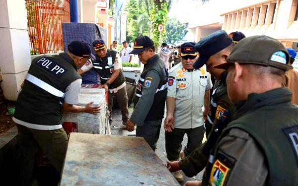 Pemkot Jakpus Tertibkan Trotoar di Cikini-Senen, Cegah Dikuasai PKL dan Parkir Liar