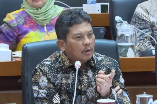 Dirut BPJS Debat dengan Anggota DPR soal Data PBI: Kalau Bapak Bisa Kerja, Saya Gaji!