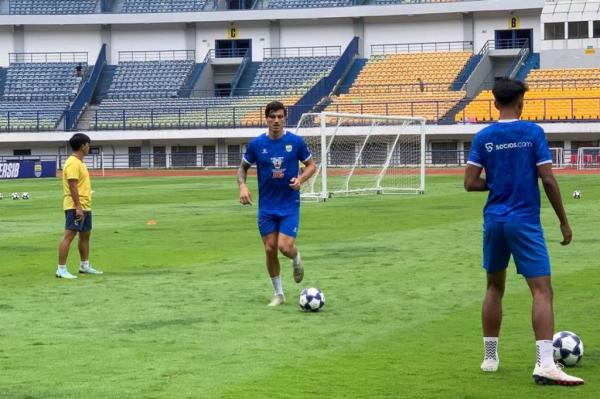 Jadwal Persib Vs Persita di Super League Malam Ini, Debut Sergio Castel?