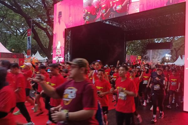 10.000 Pelari Ikut Soekarno Run di GBK, Ada Pramono Anung hingga Hasto Kristiyanto