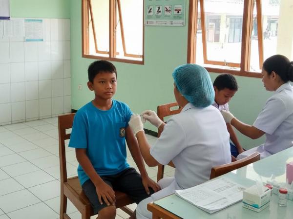 Vaksin Dengue Masif Diberikan ke Anak-Anak di Palembang, Aman dan Efektif Cegah DBD! 