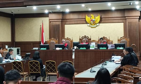 Jaksa Penuntut Umum menuntut advokat, Marcella Santoso dituntut 17 tahun penjara setelah dinilai melakukan suap hakim terkait vonis lepas atau onstlag terdakwa korporasi dalam perkara Pemberian Fasilitas Ekspor CPO dan TPPU. (Foto: Nur Khabibi)