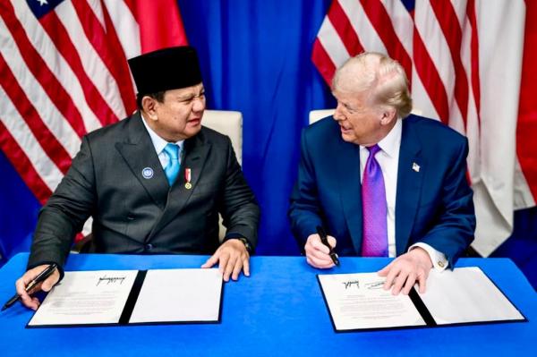 Presiden RI Prabowo Subianto dan Presiden AS Donald Trump resmi menandatangani perjanjian dagang di Washington DC (dok. Sekretariat Presiden)
