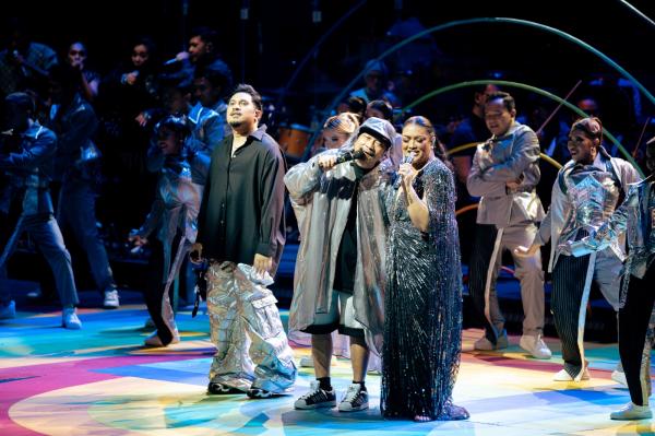 Iwa K di konser Vintage Sounds berhasil mencuri perhatian. (Foto: Istimewa)